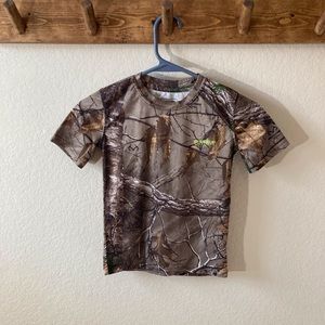 Magellan Kids Outdoors Camo Hunt Gear Short Sleeves- Sz XS- Green- Used